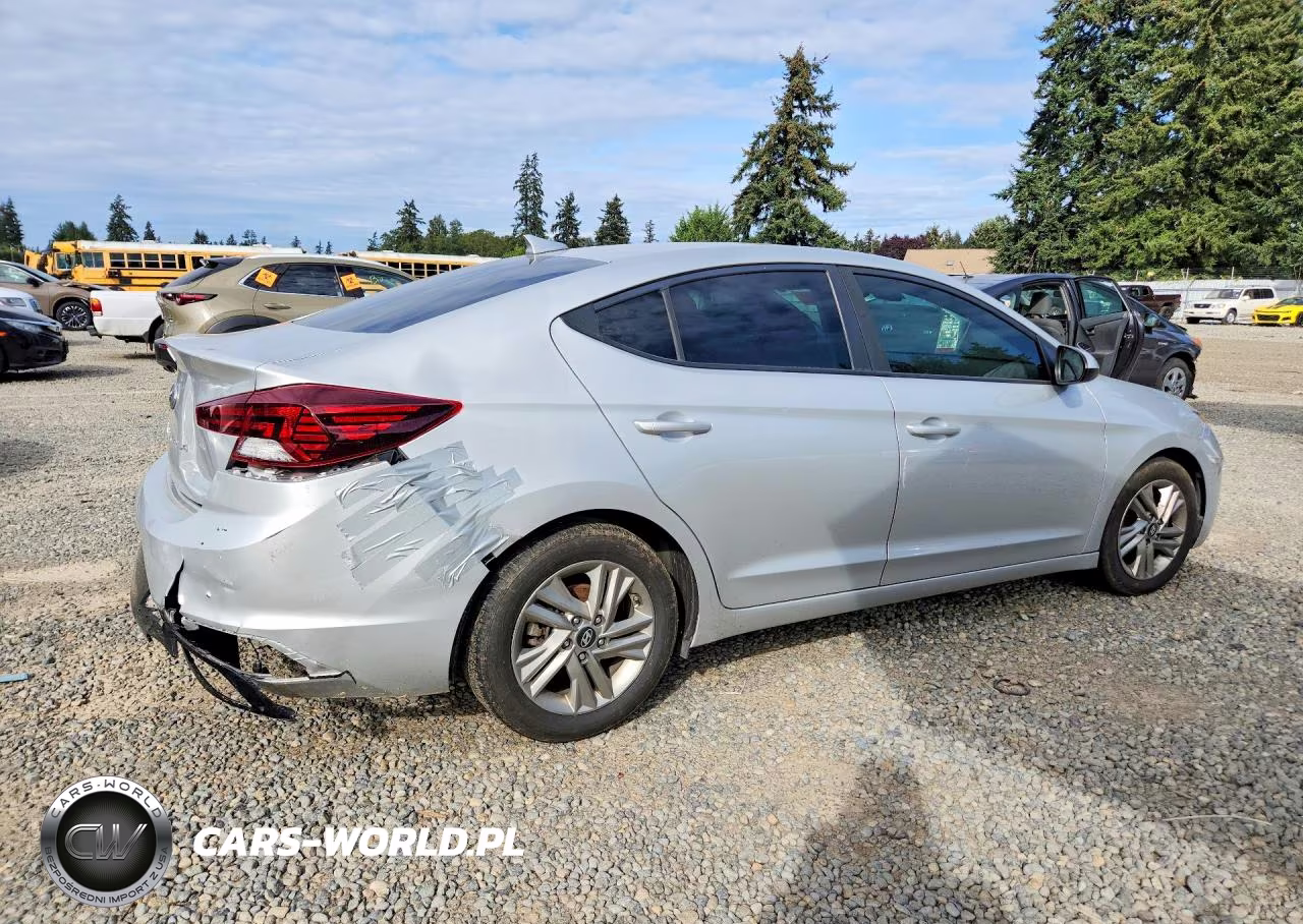 2019 Hyundai Elantra Sel VIN:5NPD84LF4KH449804 - 3