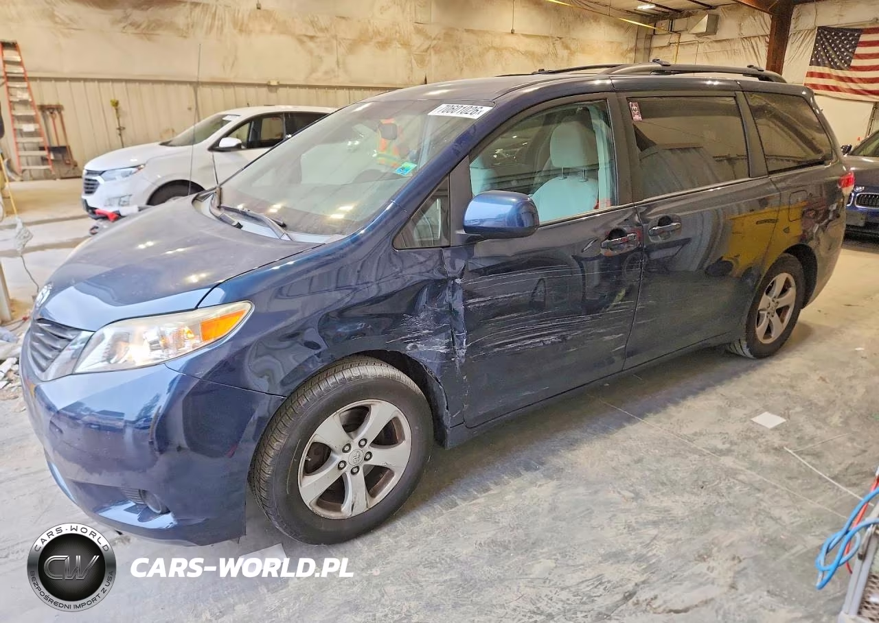 2012 Toyota Sienna Le
