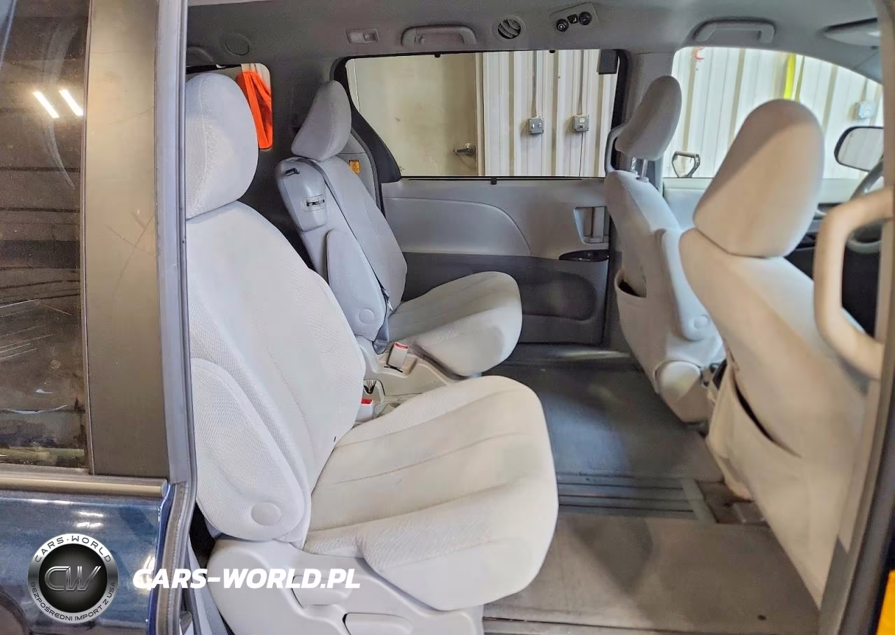 2012 Toyota Sienna Le VIN:5TDKK3DC7CS208905 - 11