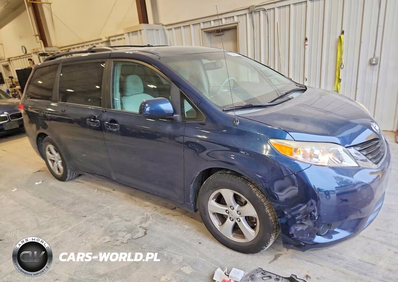 2012 Toyota Sienna Le VIN:5TDKK3DC7CS208905 - 4