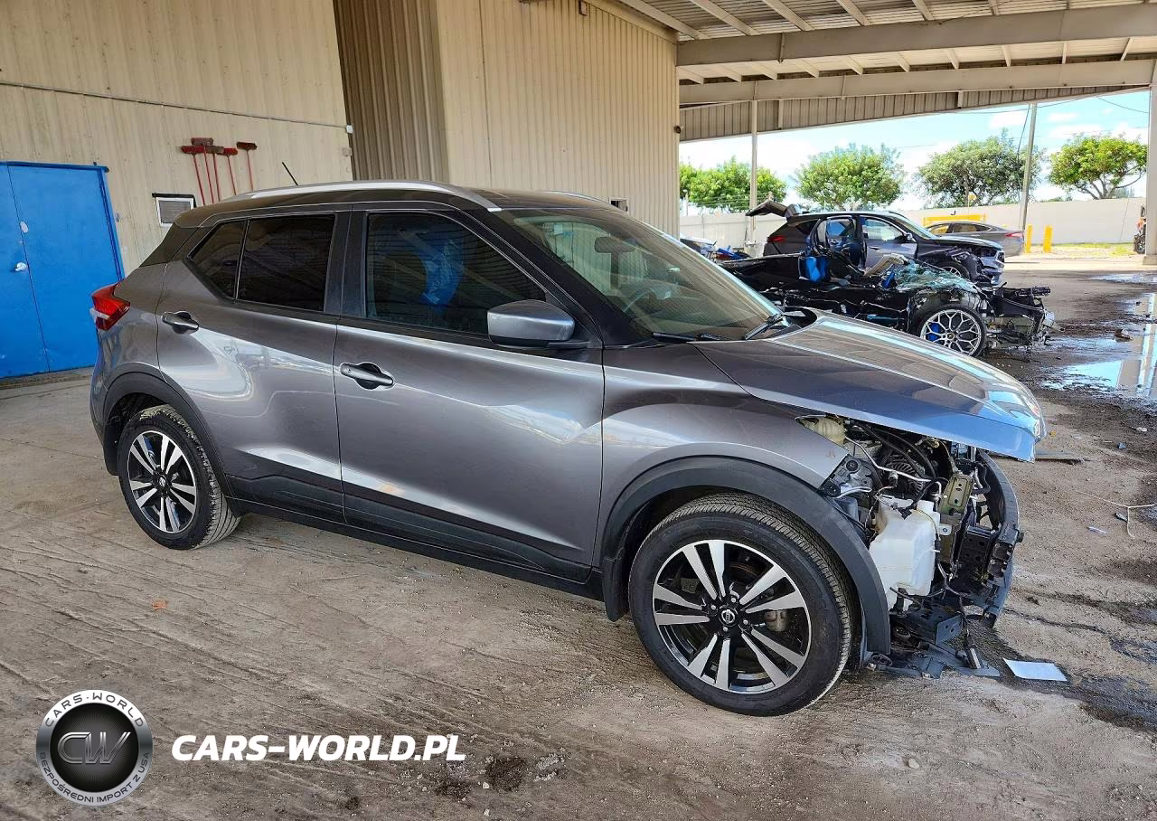 2019 Nissan Kicks Sv VIN:3N1CP5CUXKL543420 - 4