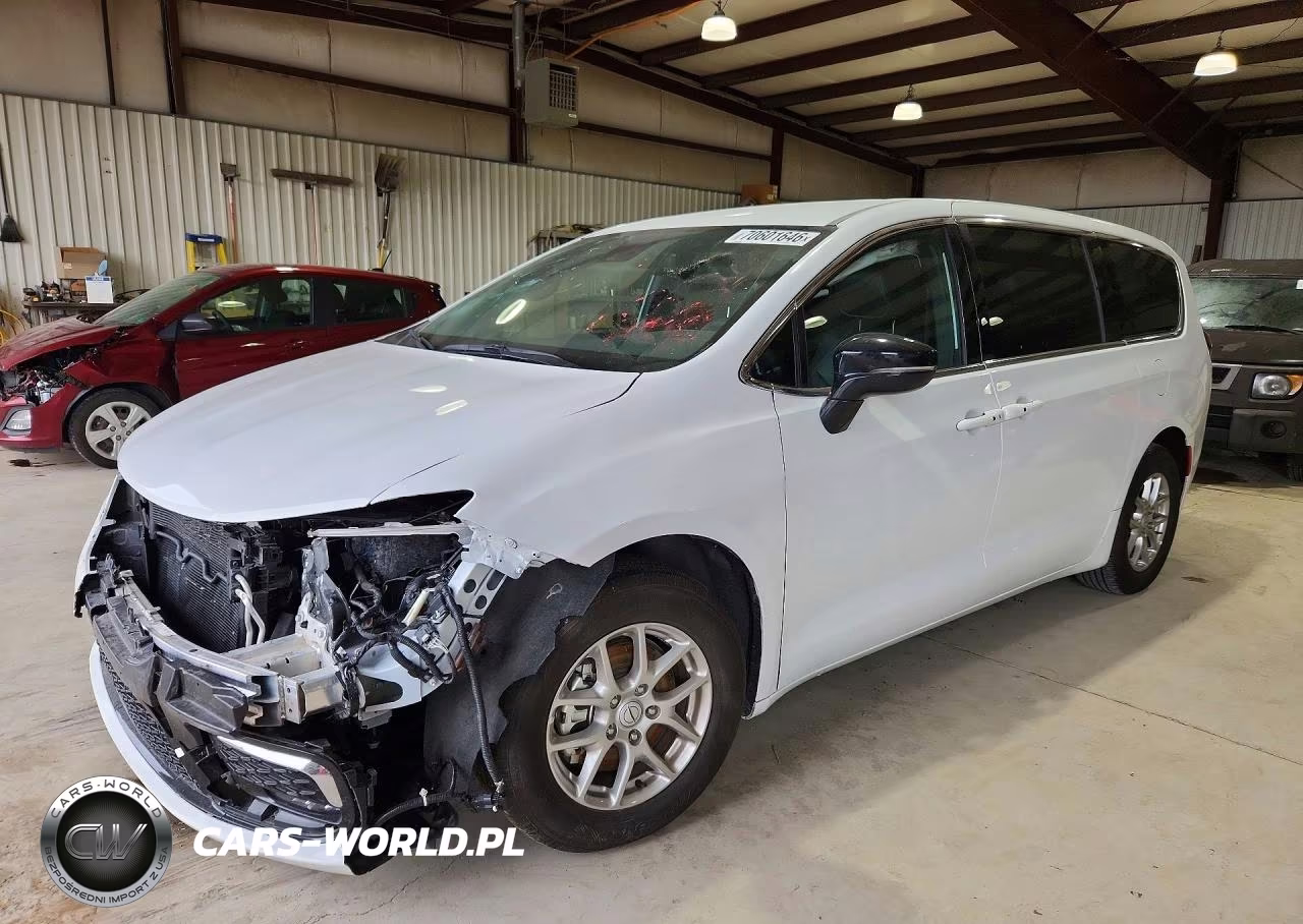 2026 Chrysler Pacifica Select