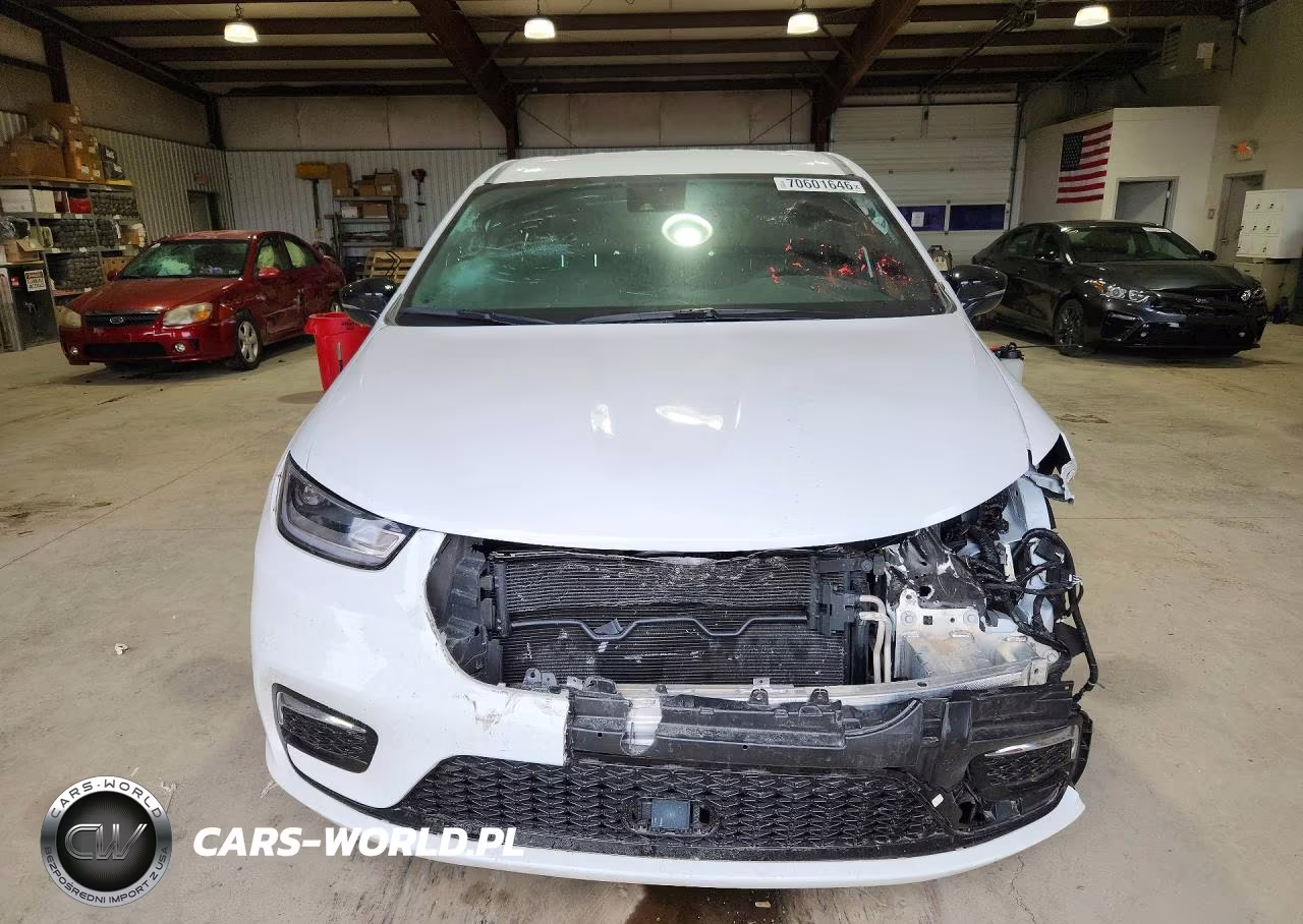 2026 Chrysler Pacifica Select VIN:2C4RC1BG0TR191198 - 5