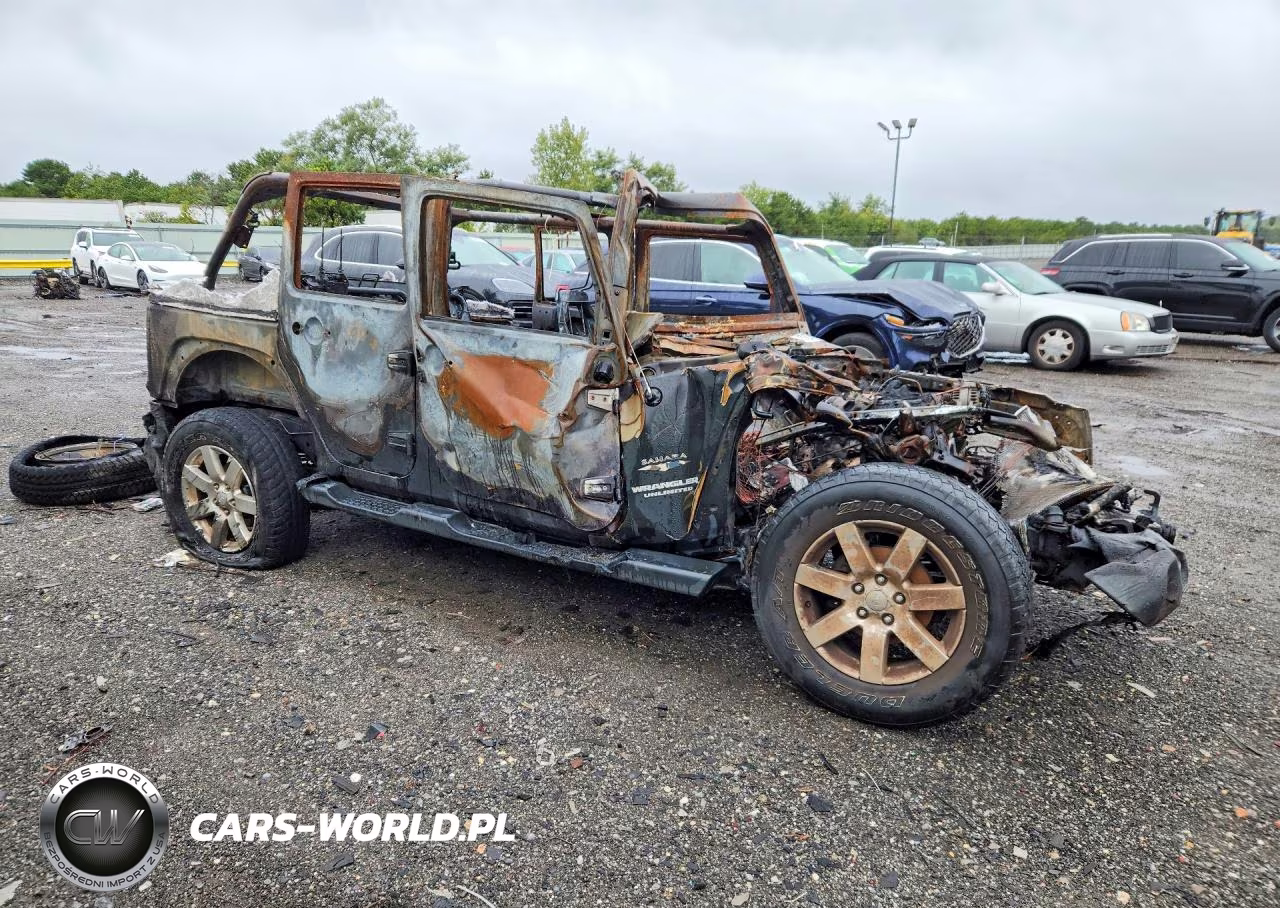 2016 Jeep Wrangler Unlimited Sahara VIN:1C4HJWEG7GL234248 - 4
