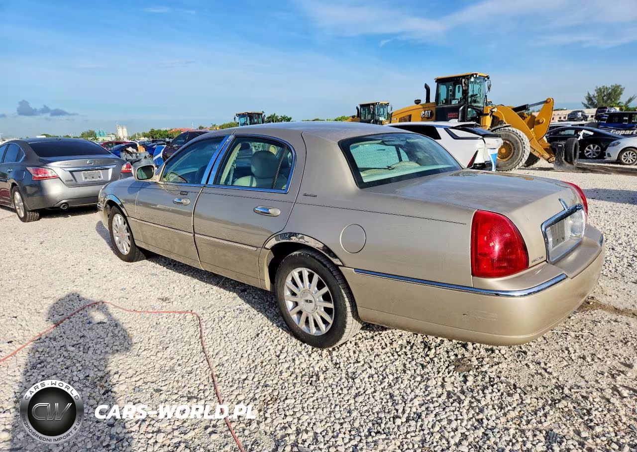 2006 Lincoln Town Car Signature VIN:1LNHM81W26Y644422 - 2