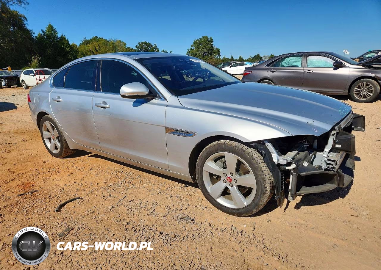 2018 Jaguar Xf VIN:SAJBR4FX1JCY56418 - 4