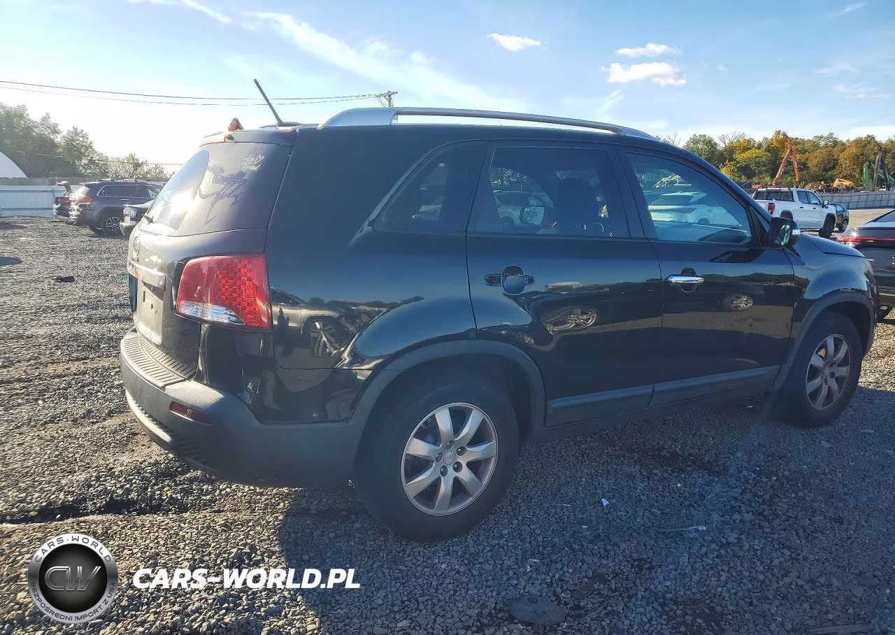 2012 Kia Sorento Lx VIN:5XYKT3A6XCG201763 - 3