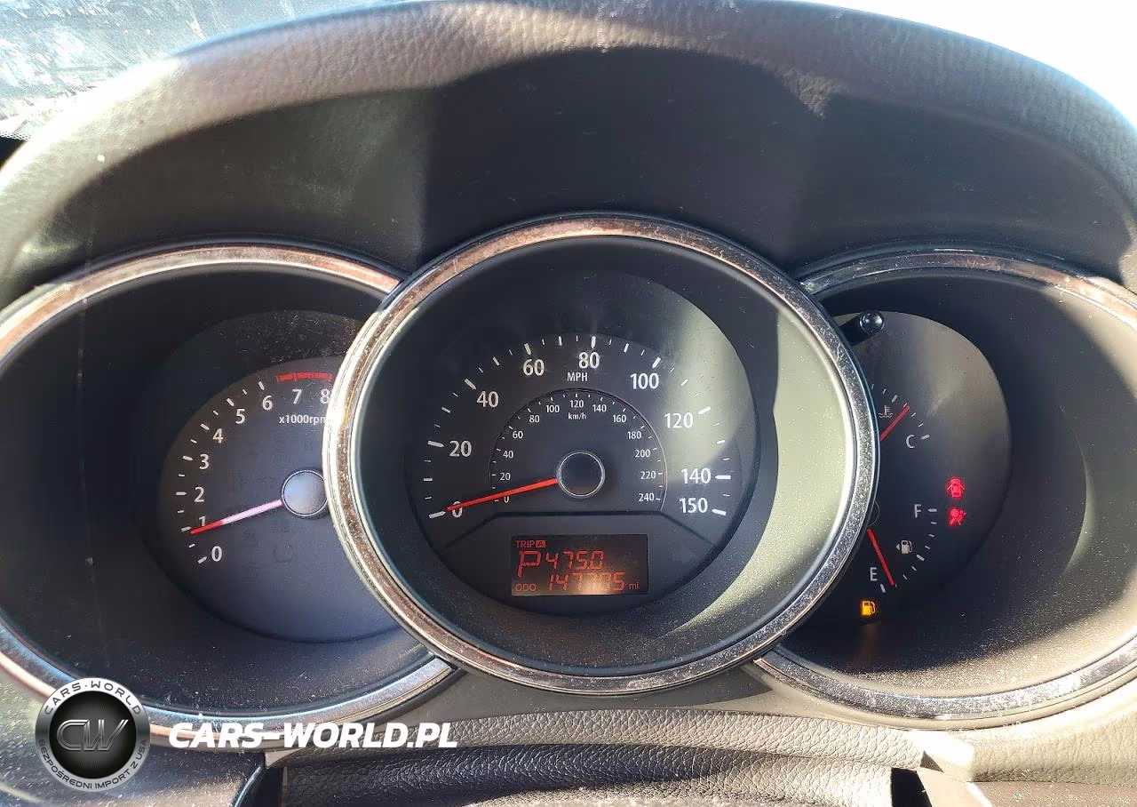 2012 Kia Sorento Lx VIN:5XYKT3A6XCG201763 - 9