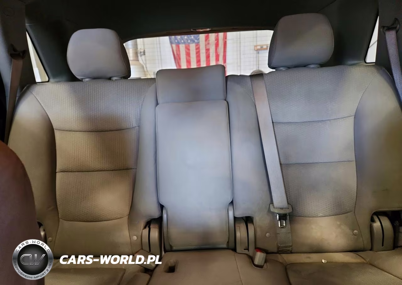 2011 Kia Sorento Lx VIN:5XYKTCA17BG011695 - 10