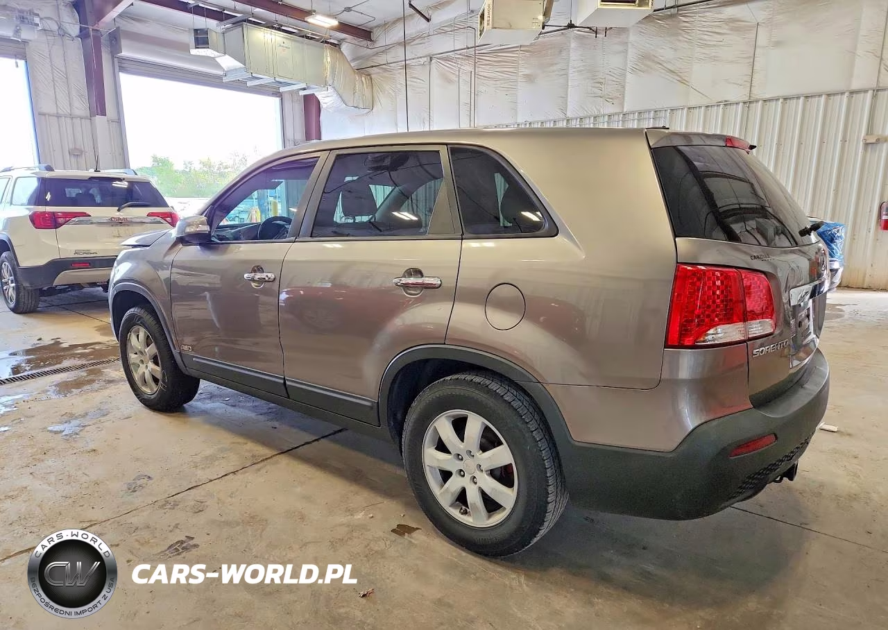 2011 Kia Sorento Lx VIN:5XYKTCA17BG011695 - 2