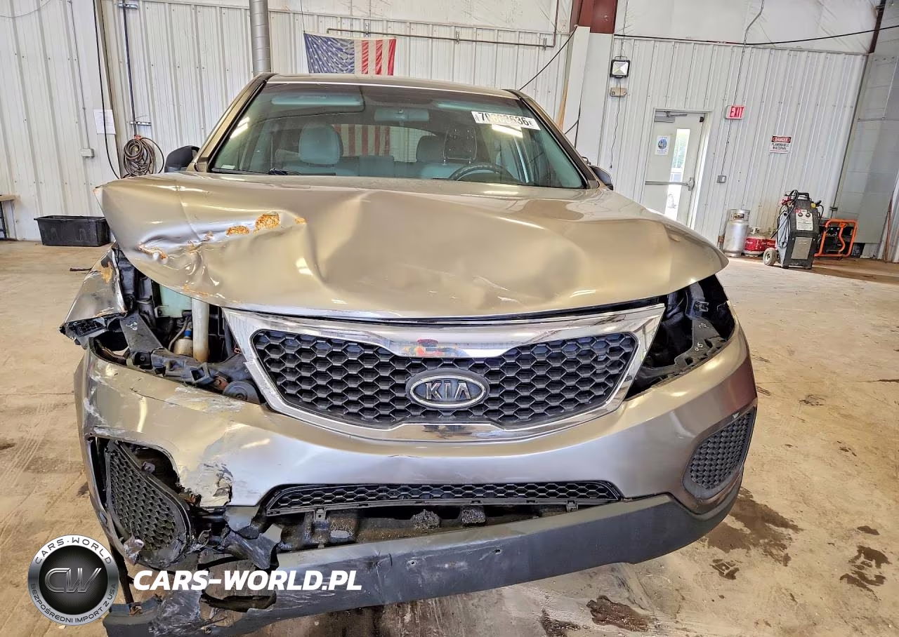 2011 Kia Sorento Lx VIN:5XYKTCA17BG011695 - 5