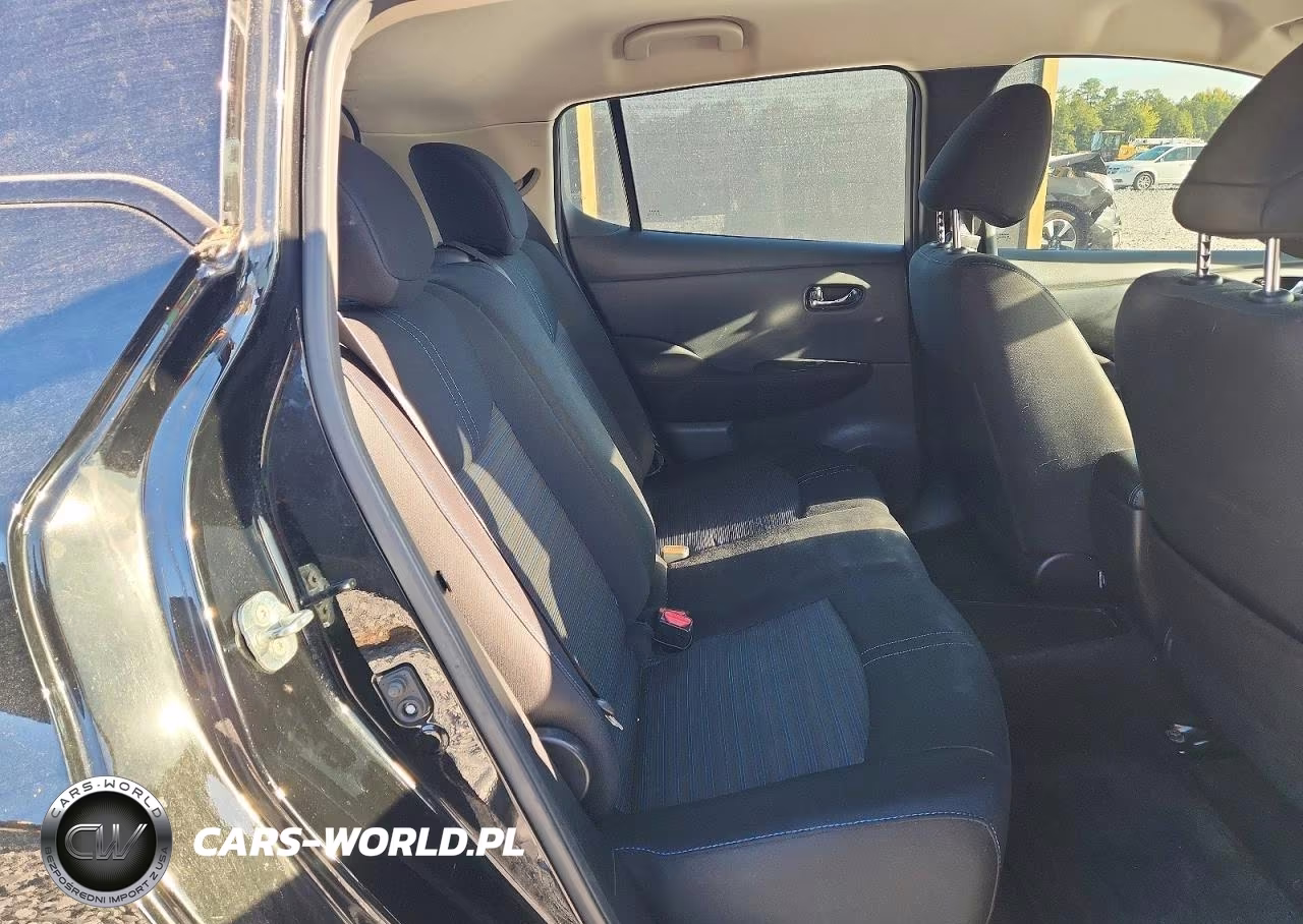 2018 Nissan Leaf S VIN:1N4AZ1CP9JC300778 - 10