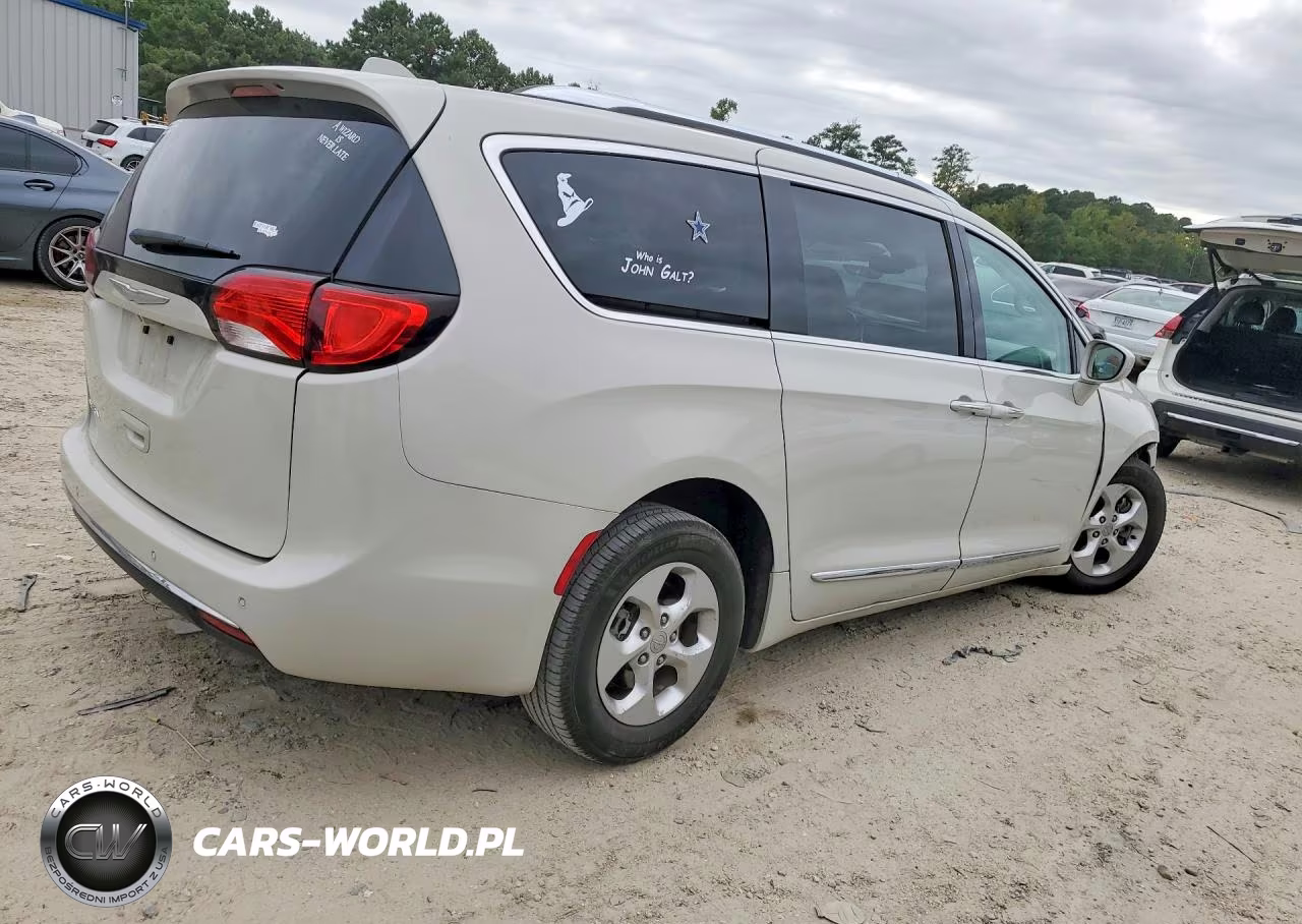 2017 Chrysler Pacifica Touring L Plus VIN:2C4RC1EG7HR644543 - 3