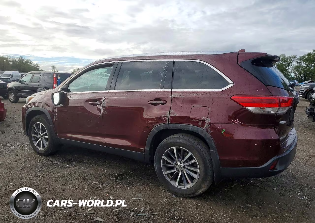 2019 Toyota Highlander Xle VIN:5TDJZRFH3KS945794 - 2