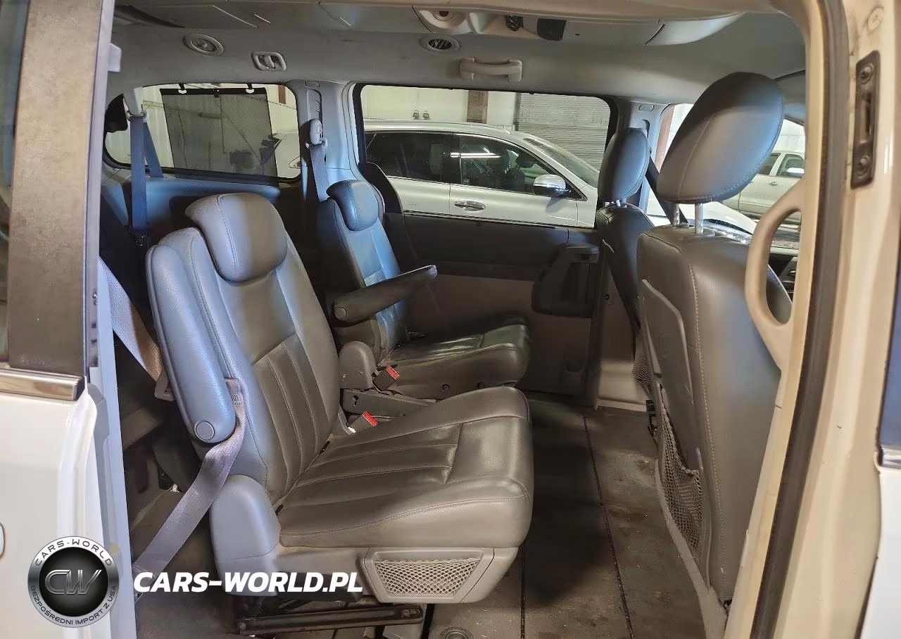 2010 Chrysler Town And Country Rt VIN:2A4RR5D12AR206466 - 11