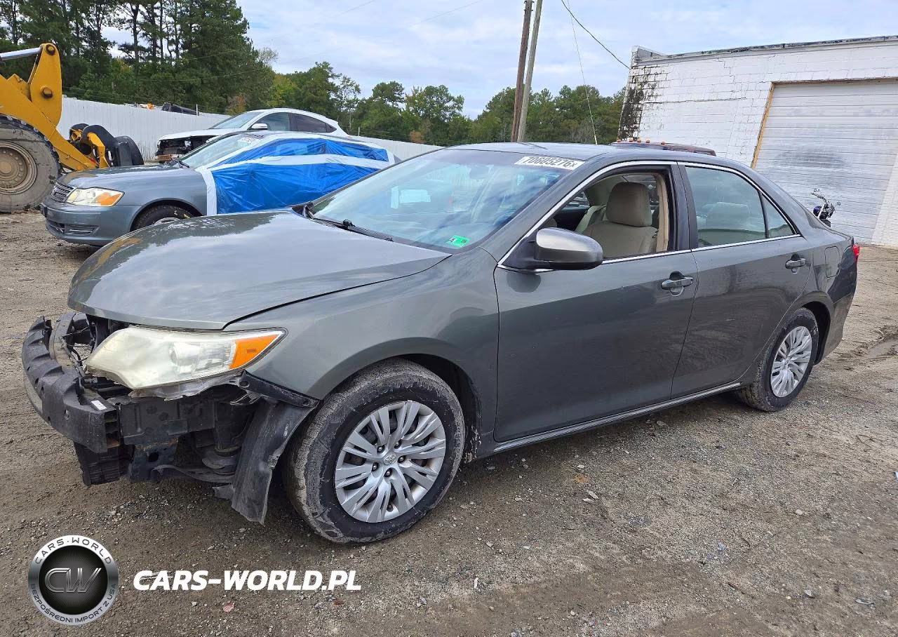 2012 Toyota Camry Le – zdjęcie 1 z 13