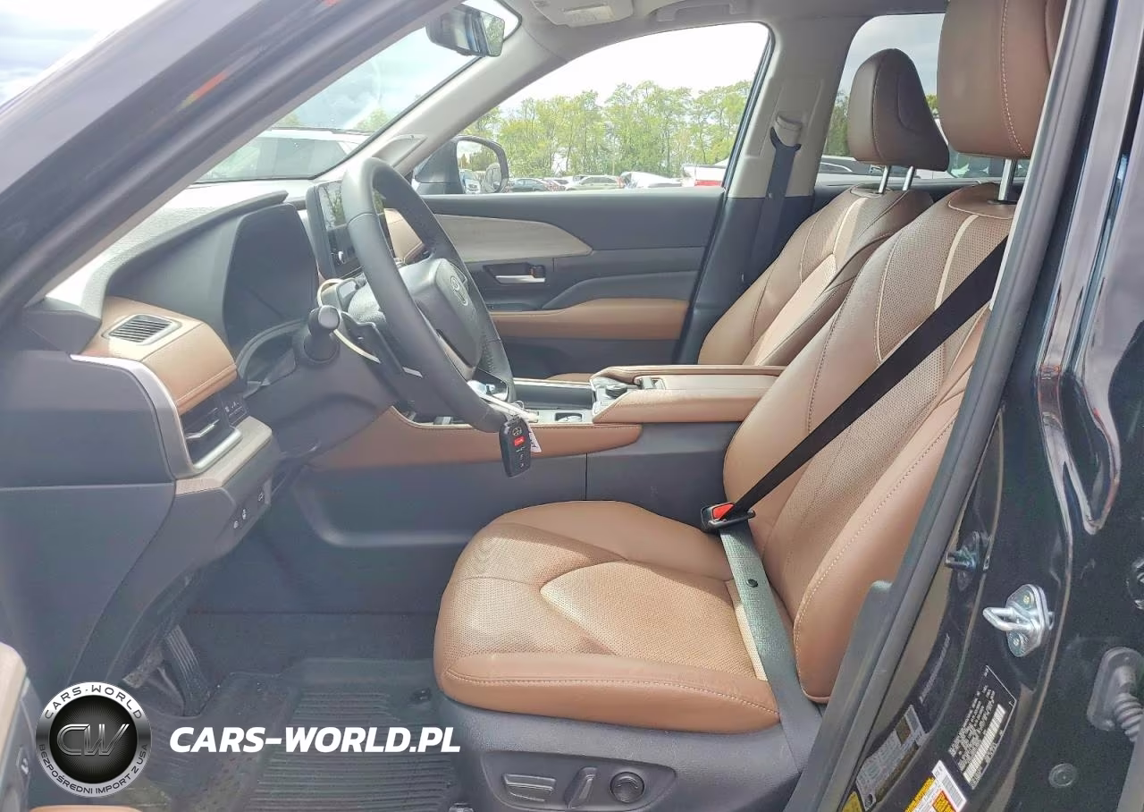 2026 Toyota Grand Highlander Platinum VIN:5TDAAAB50TS130734 - 7