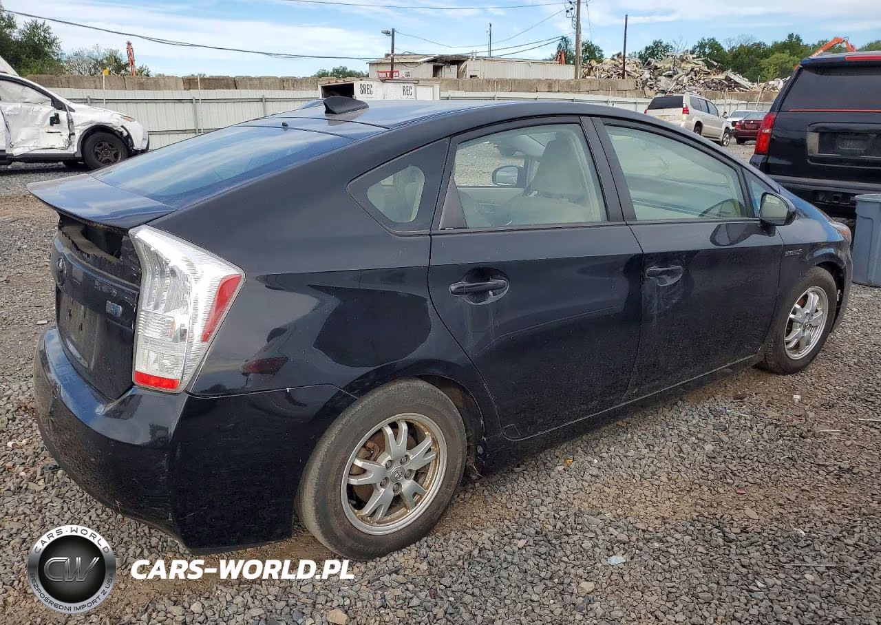 2011 Toyota Prius Three VIN:JTDKN3DU0B5329246 - 3