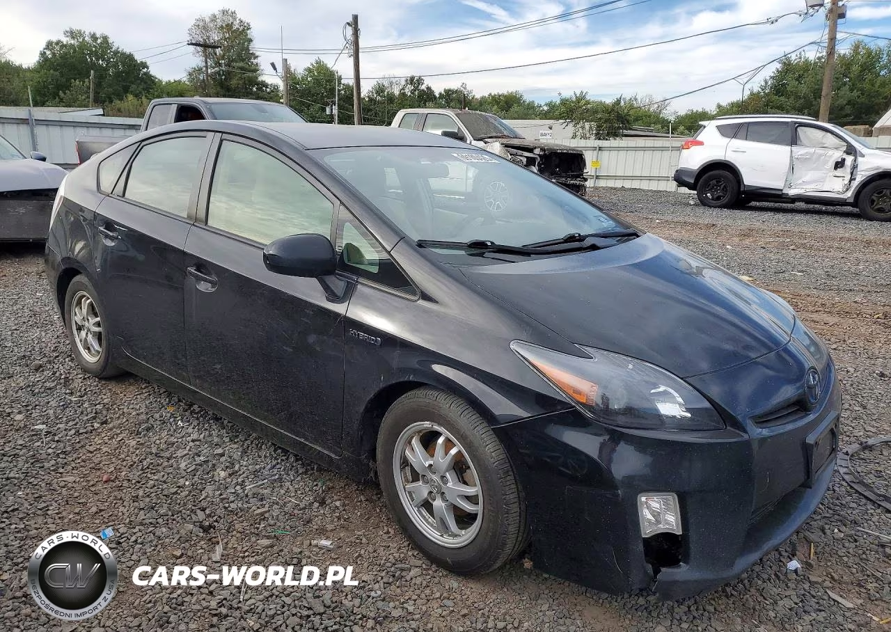 2011 Toyota Prius Three VIN:JTDKN3DU0B5329246 - 4
