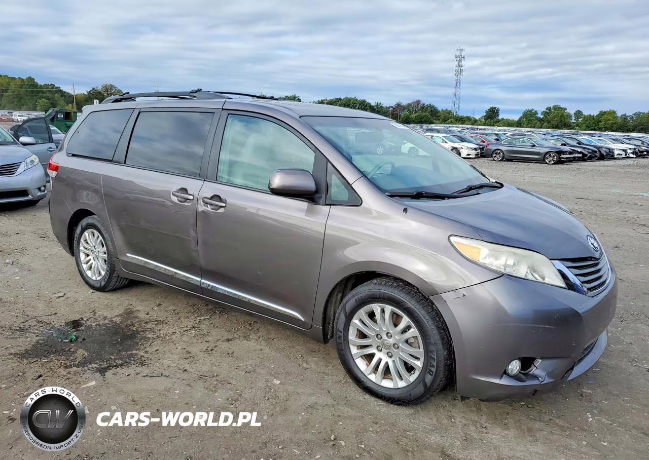 2014 Toyota Sienna Xle 8-Passenger VIN:5TDYK3DCXES428827 - 4