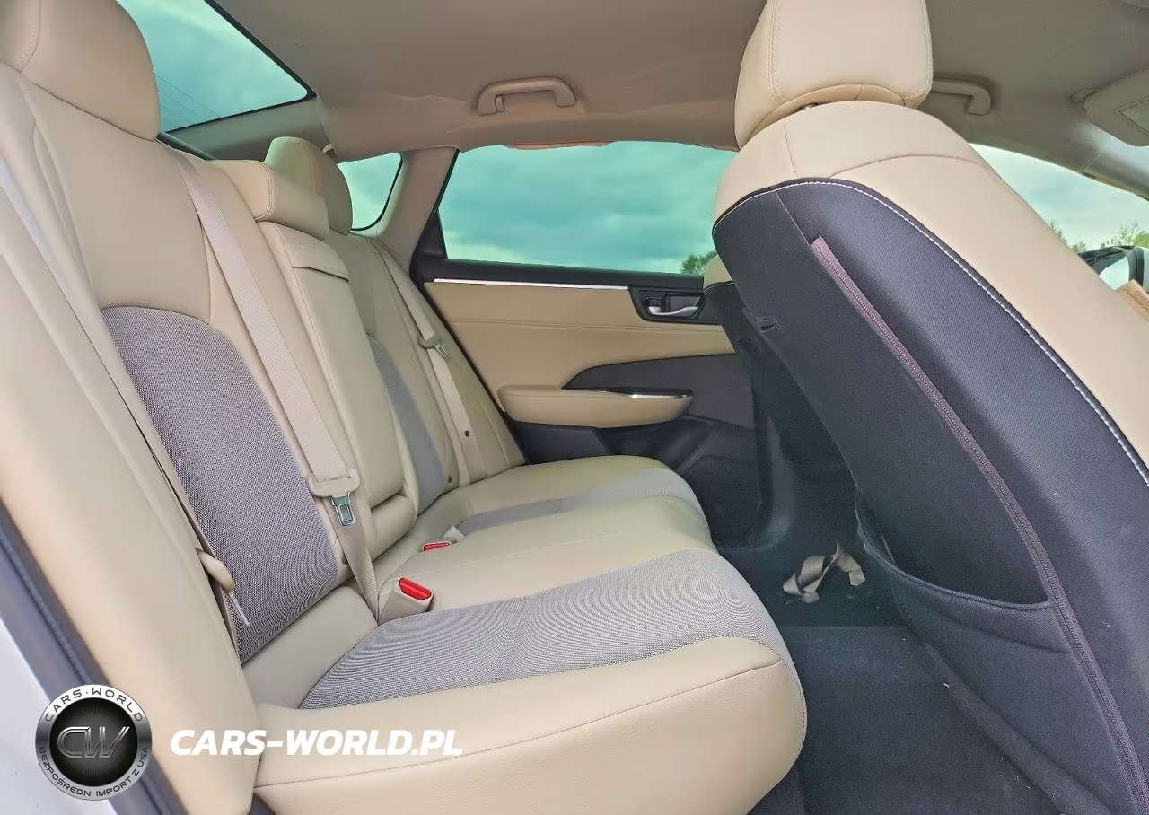 2018 Honda Clarity VIN:JHMZC5F16JC008694 - 10