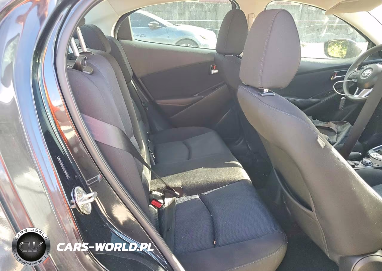 2018 Toyota Yaris Ia Base VIN:3MYDLBYV5JY301649 - 10