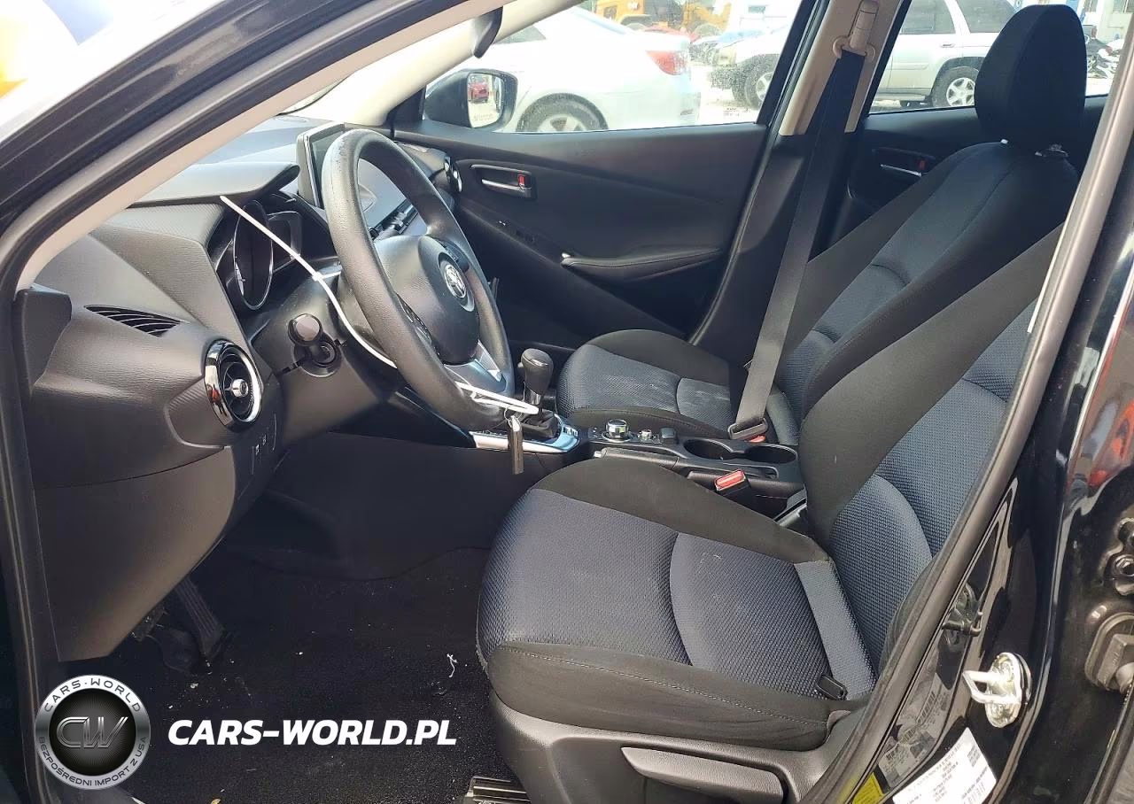 2018 Toyota Yaris Ia Base VIN:3MYDLBYV5JY301649 - 7