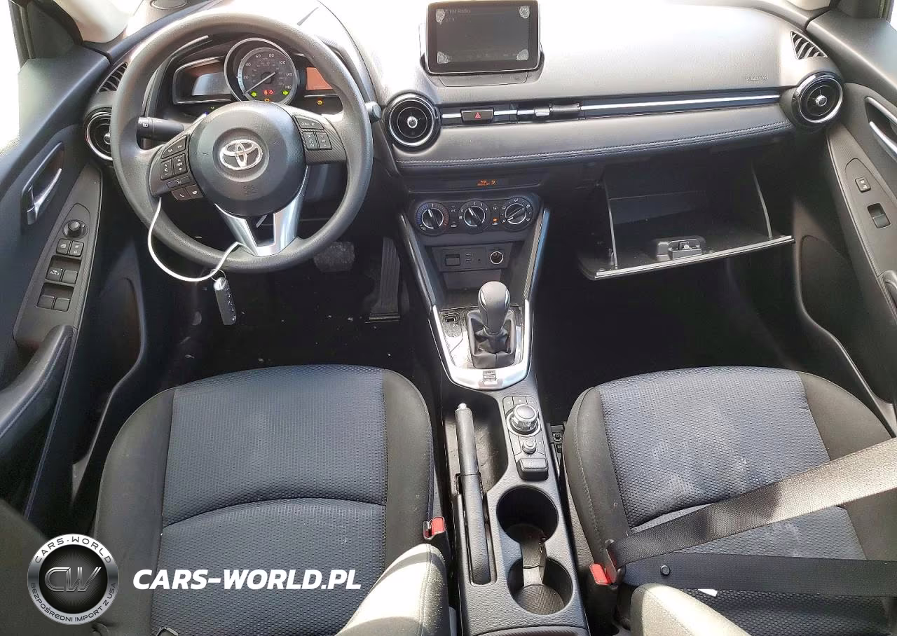 2018 Toyota Yaris Ia Base VIN:3MYDLBYV5JY301649 - 8
