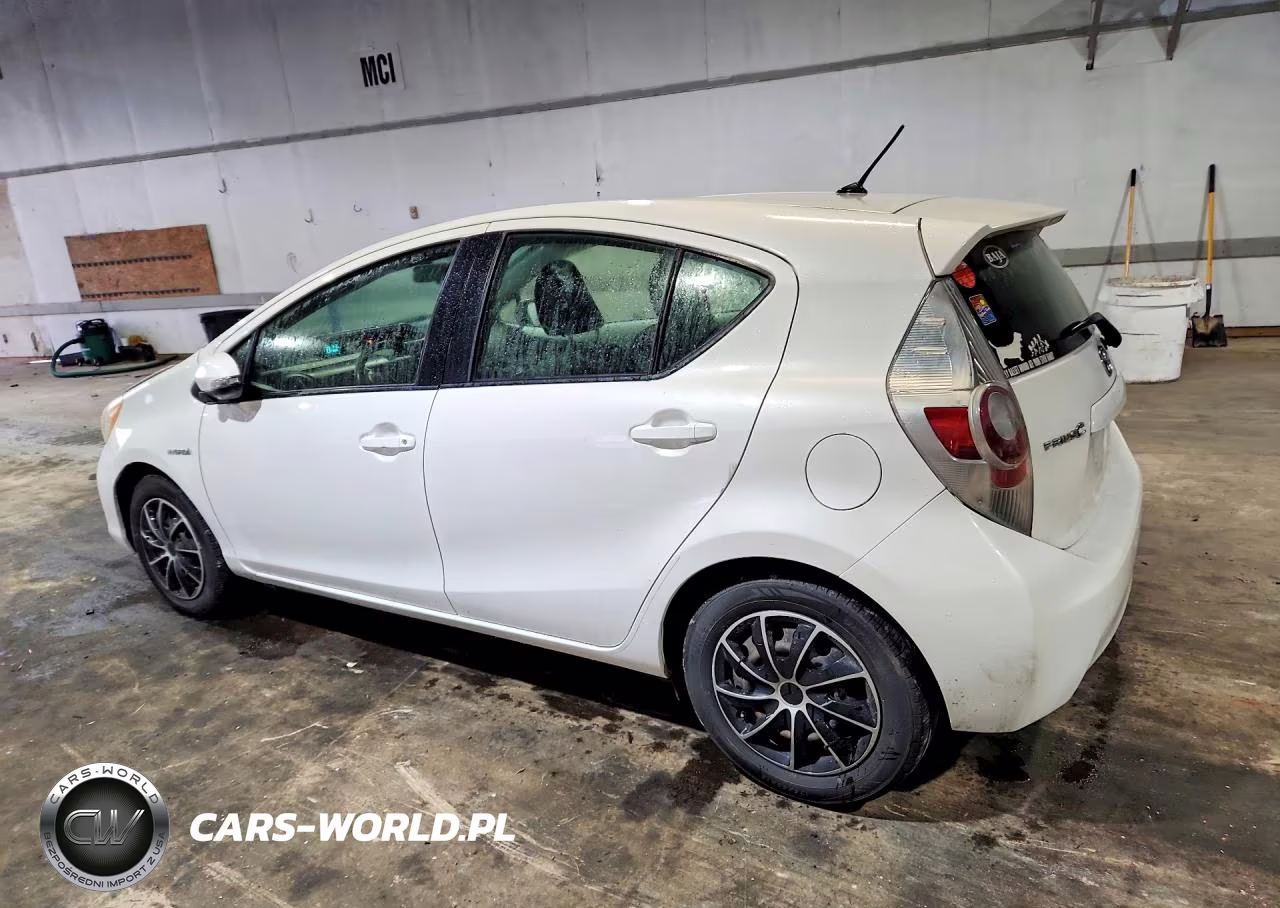 2012 Toyota Prius C Two VIN:JTDKDTB34C1517967 - 2
