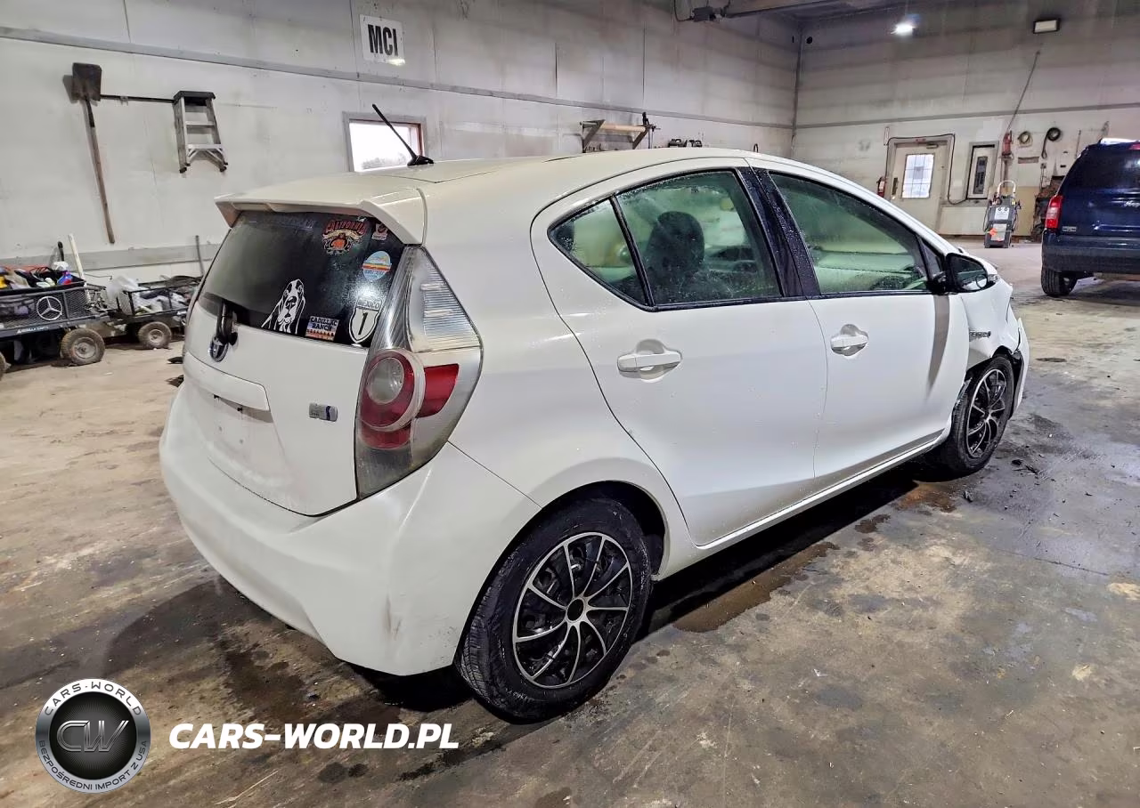 2012 Toyota Prius C Two VIN:JTDKDTB34C1517967 - 3