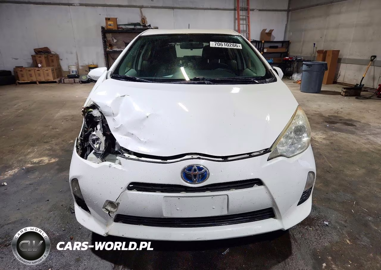 2012 Toyota Prius C Two VIN:JTDKDTB34C1517967 - 5