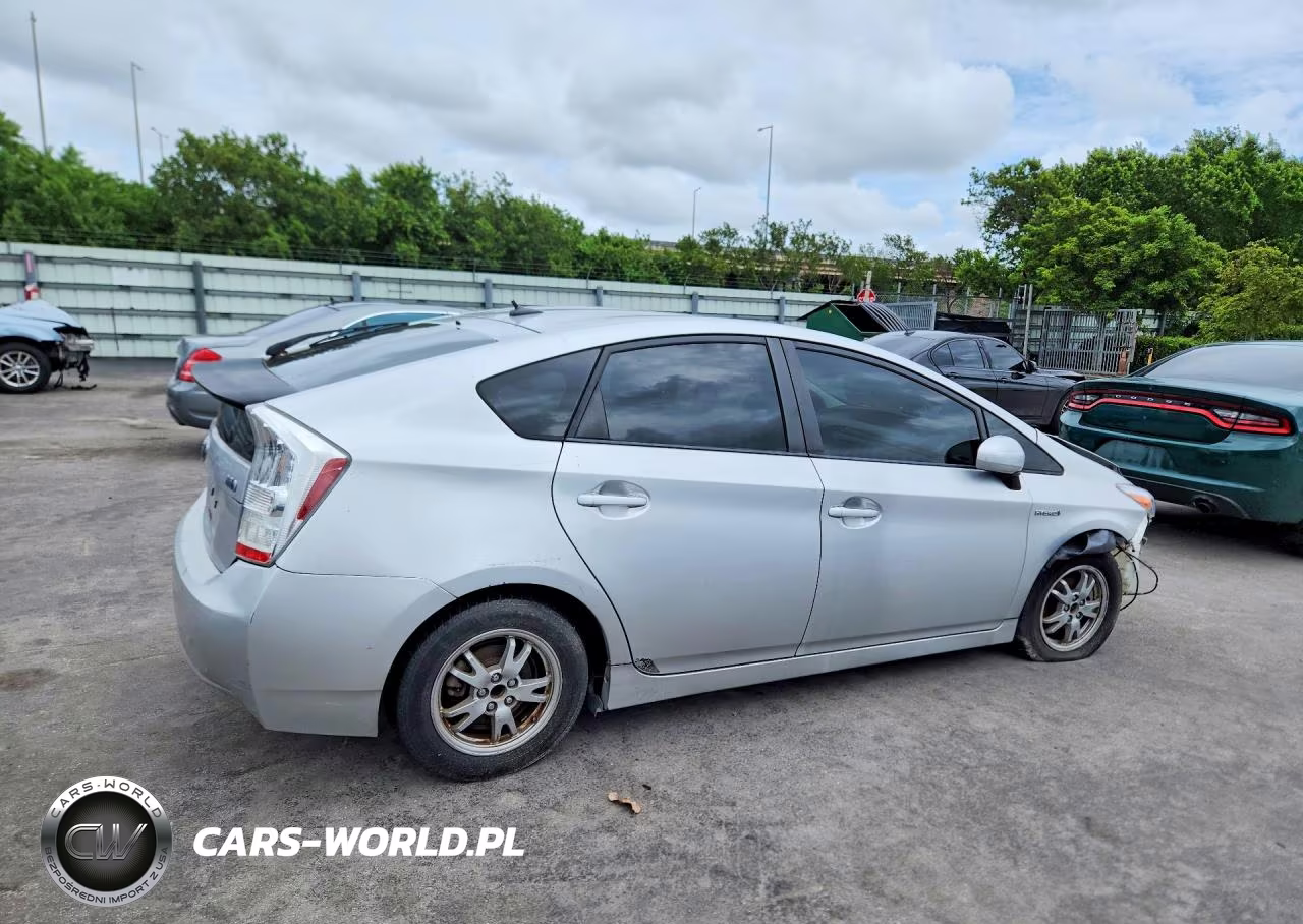 2011 Toyota Prius Two VIN:JTDKN3DU5B0315274 - 3