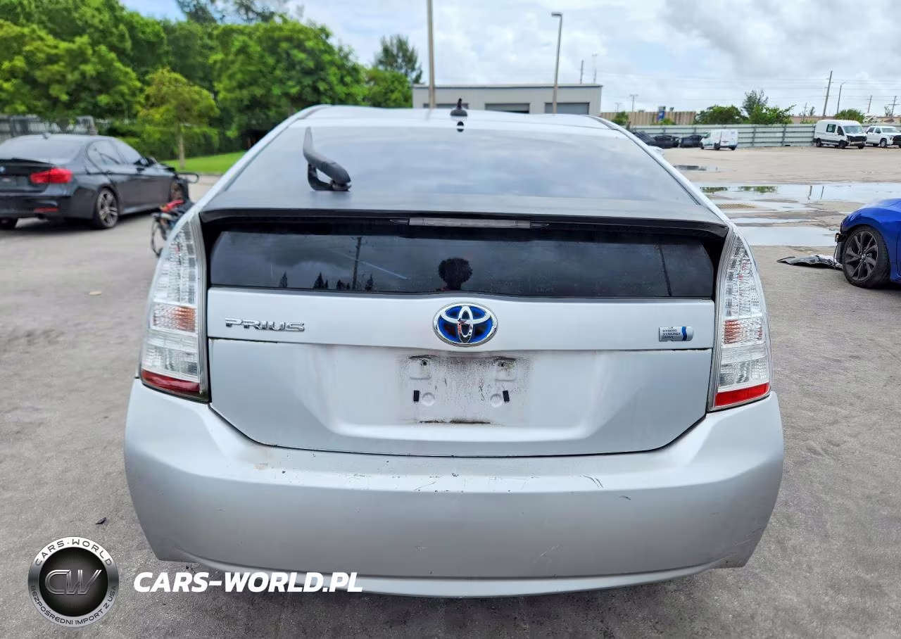 2011 Toyota Prius Two VIN:JTDKN3DU5B0315274 - 6