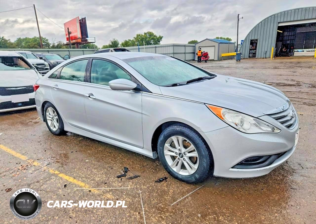 2014 Hyundai Sonata Gls VIN:5NPEB4AC2EH860511 - 4