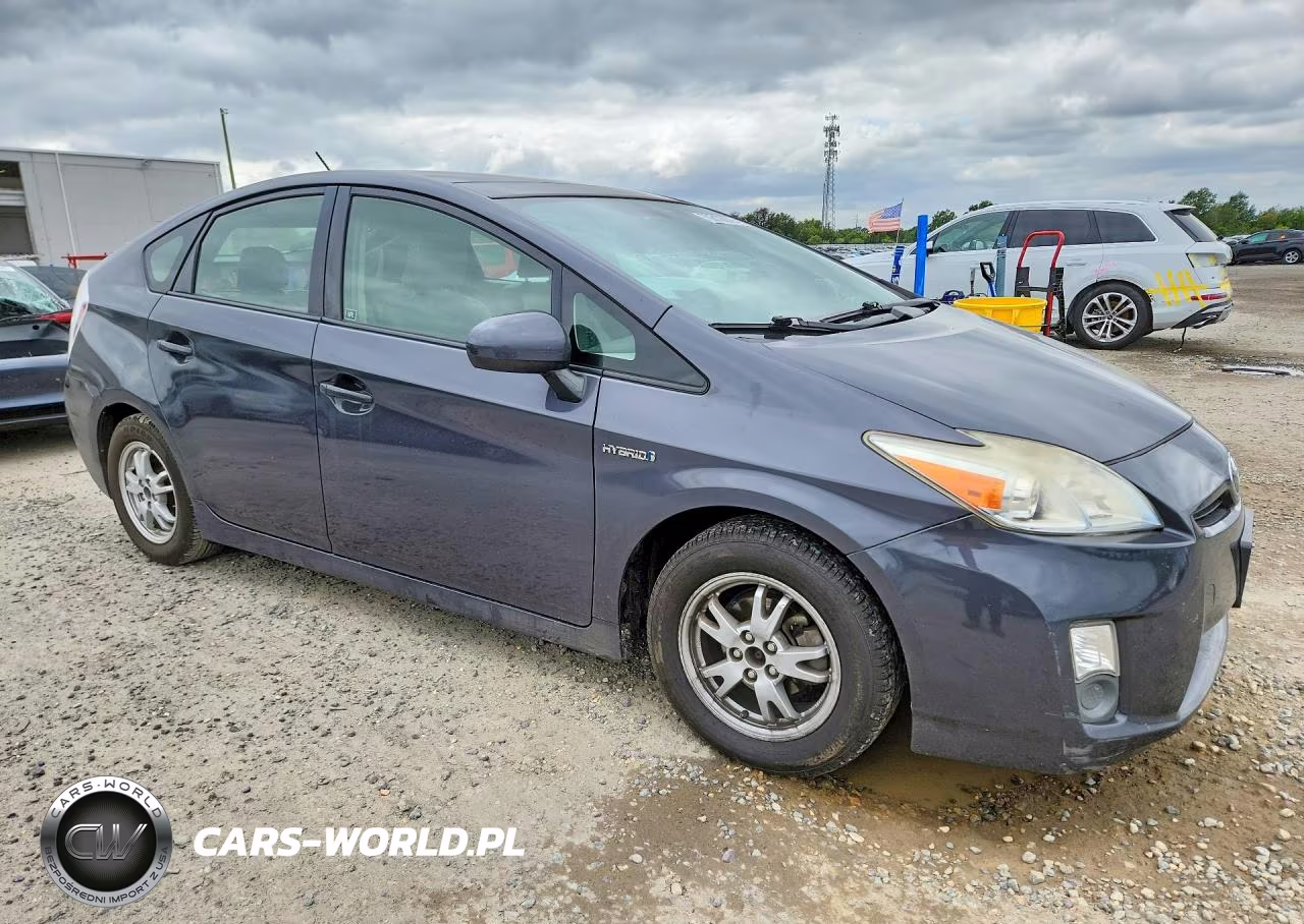 2011 Toyota Prius Four VIN:JTDKN3DU6B5302312 - 4