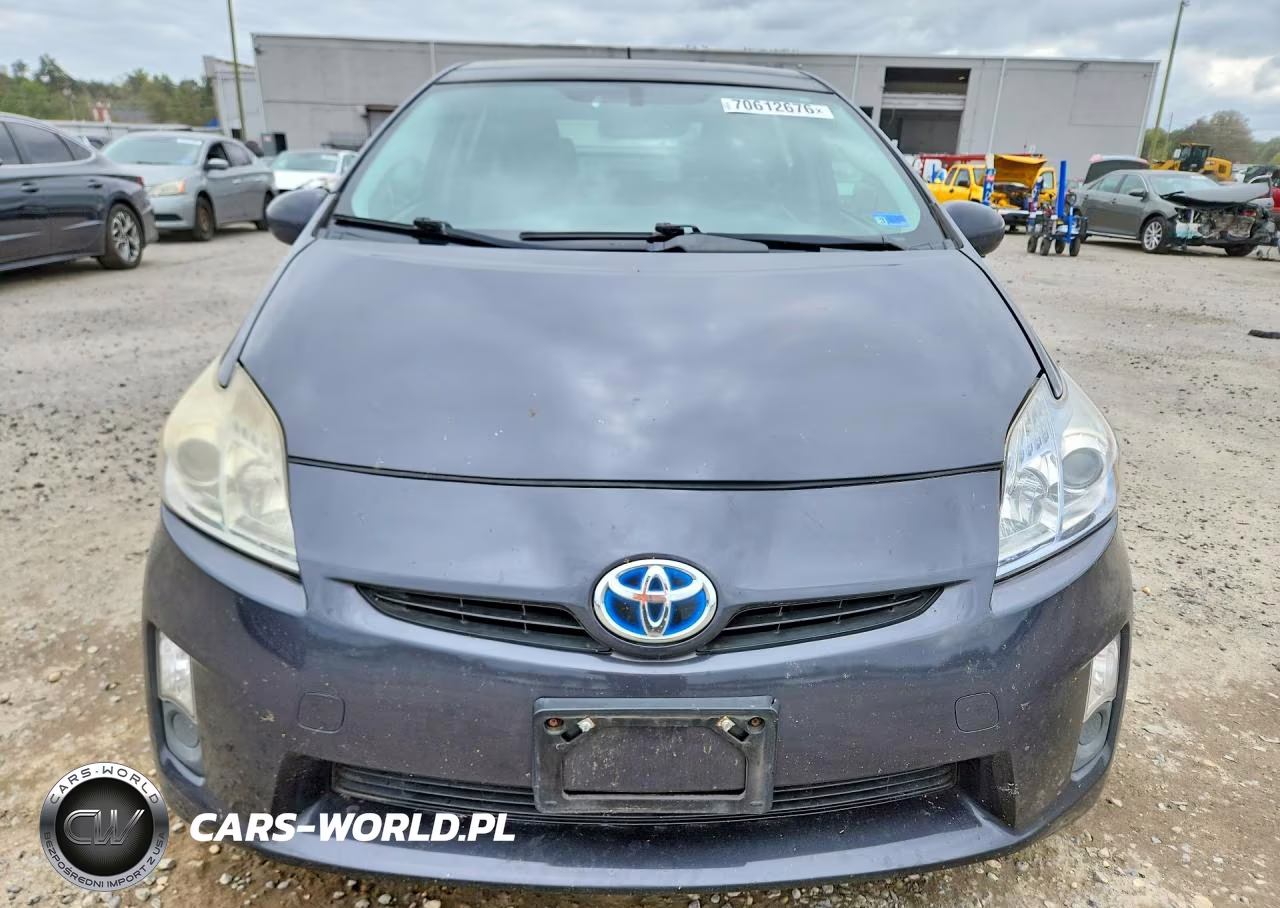 2011 Toyota Prius Four VIN:JTDKN3DU6B5302312 - 5