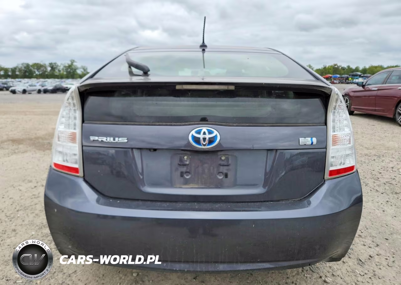 2011 Toyota Prius Four VIN:JTDKN3DU6B5302312 - 6