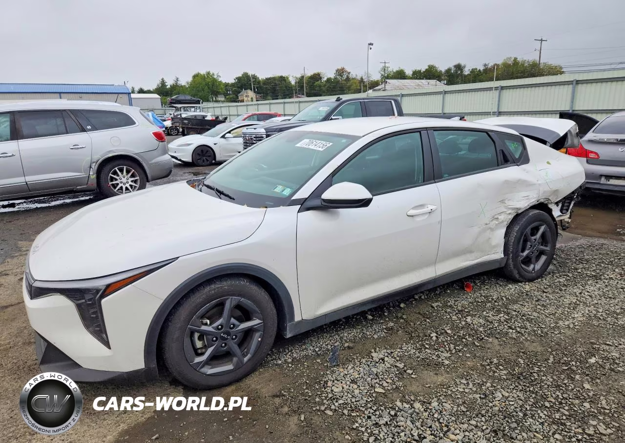 2025 Kia K4 Lxs VIN:3KPFT4DE6SE023890 - 1