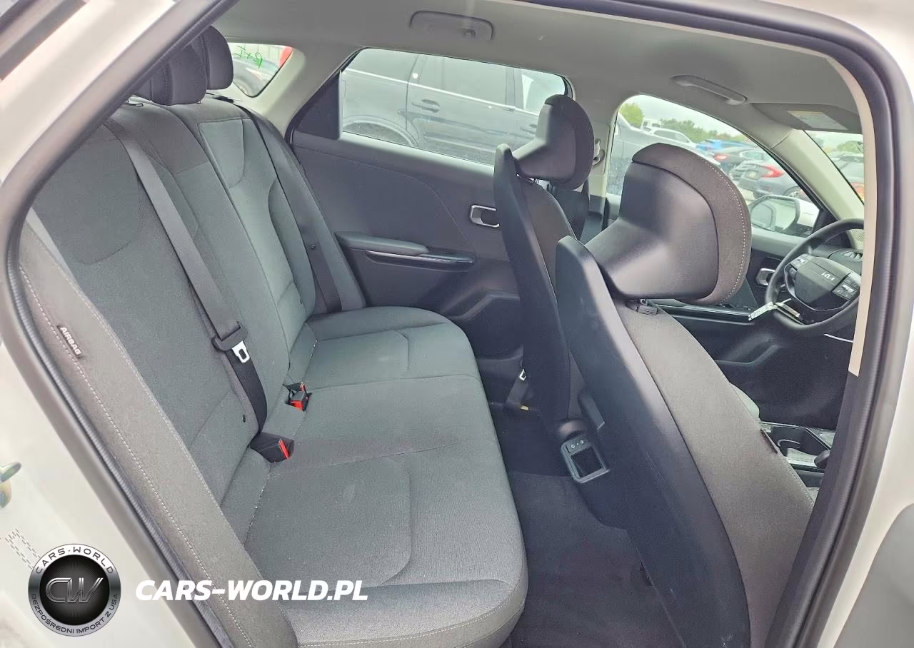2025 Kia K4 Lxs VIN:3KPFT4DE6SE023890 - 10