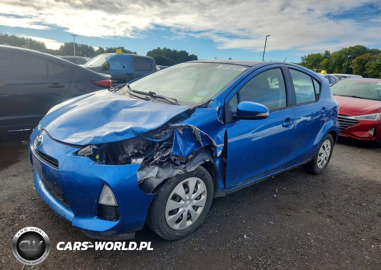 2014 Toyota Prius C Two