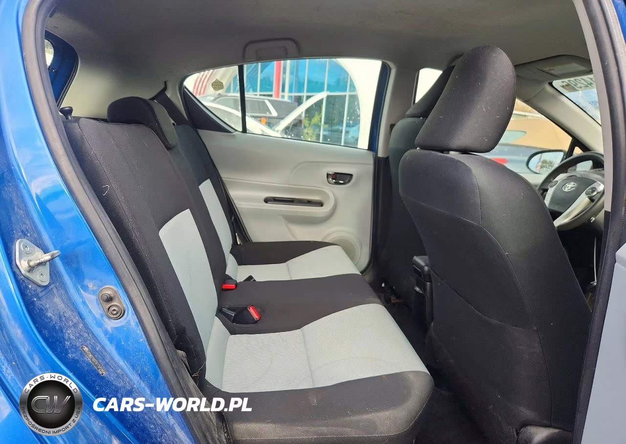 2014 Toyota Prius C Two VIN:JTDKDTB31E1571858 - 10