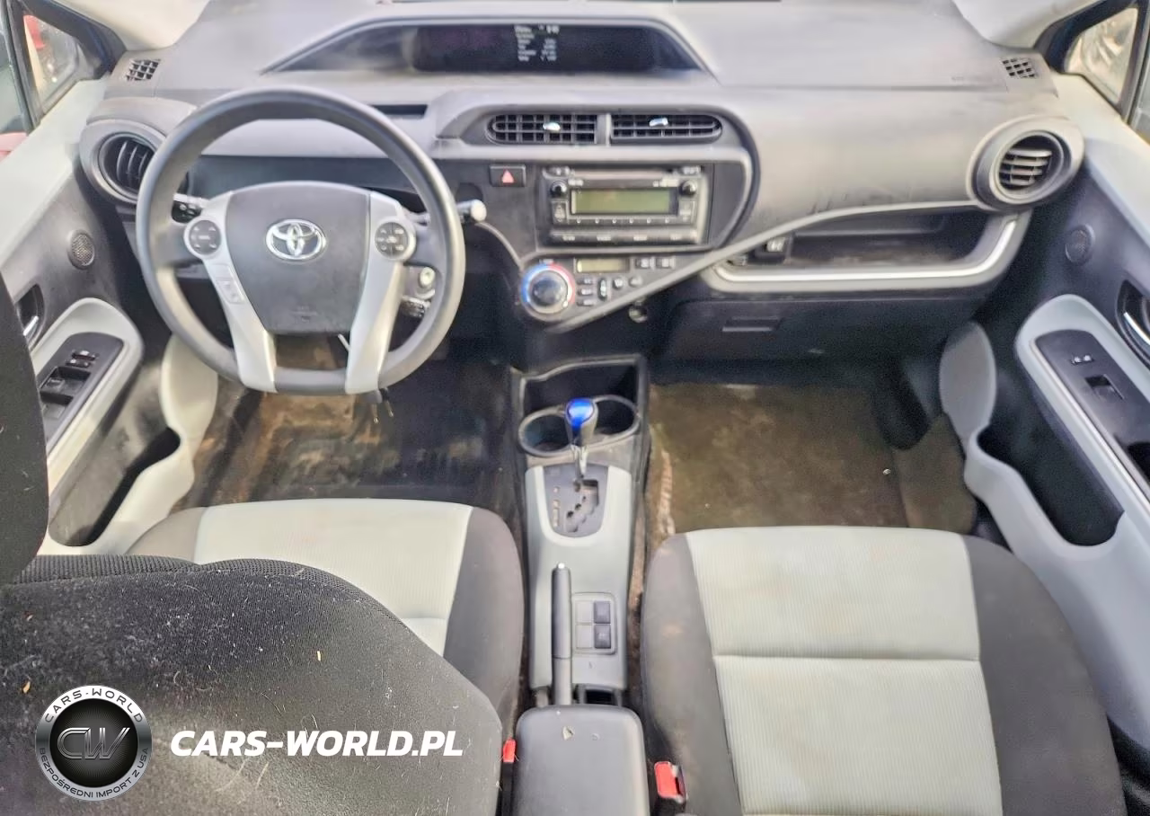 2014 Toyota Prius C Two VIN:JTDKDTB31E1571858 - 8