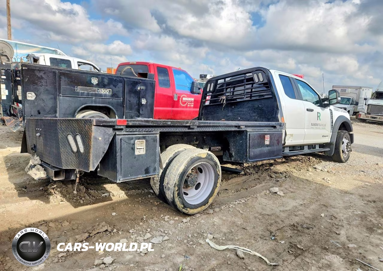2023 Ford F450 Super Duty VIN:1FD0X4HT7PEC69171 - 3