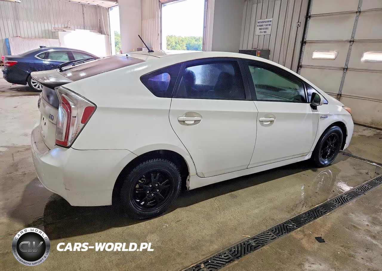 2012 Toyota Prius One VIN:JTDKN3DU0C1514289 - 3