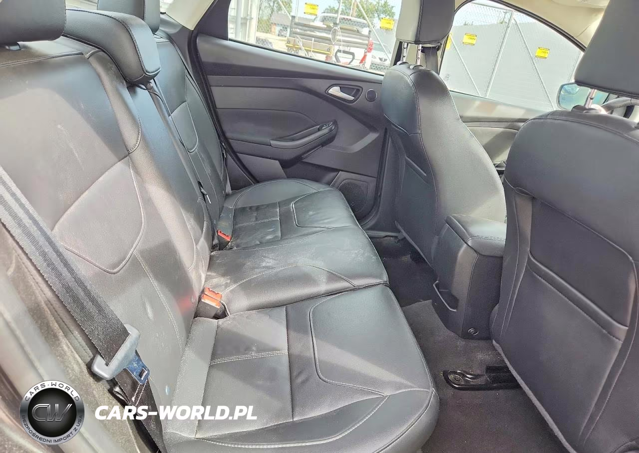 2018 Ford Focus Titanium VIN:1FADP3J29JL222329 - 10
