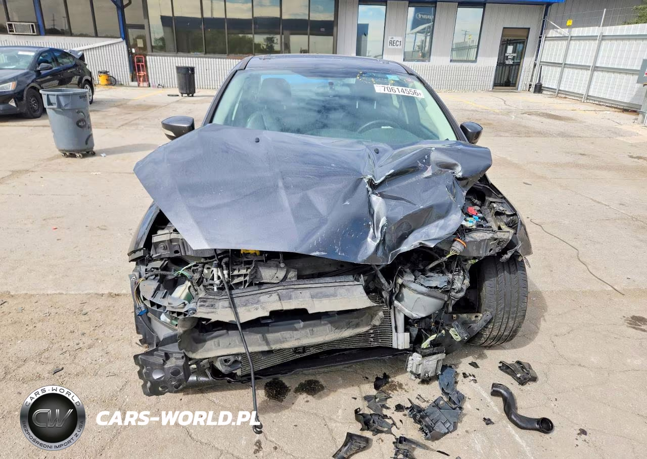 2018 Ford Focus Titanium VIN:1FADP3J29JL222329 - 5