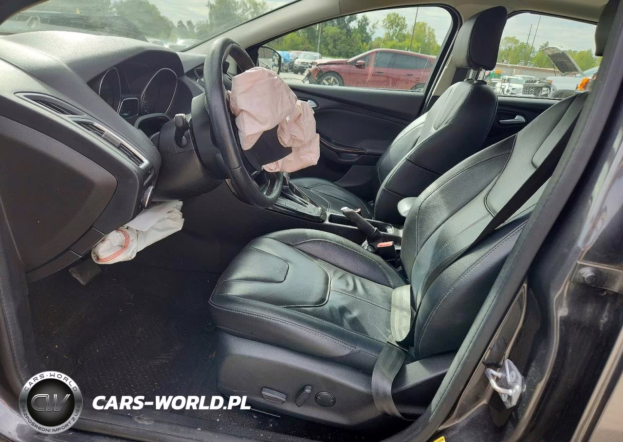 2018 Ford Focus Titanium VIN:1FADP3J29JL222329 - 7