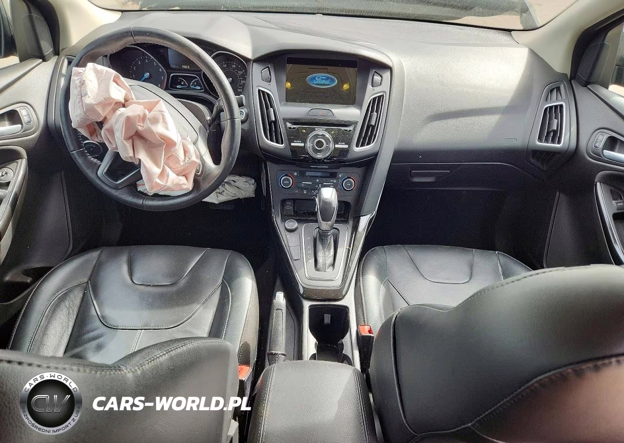 2018 Ford Focus Titanium VIN:1FADP3J29JL222329 - 8