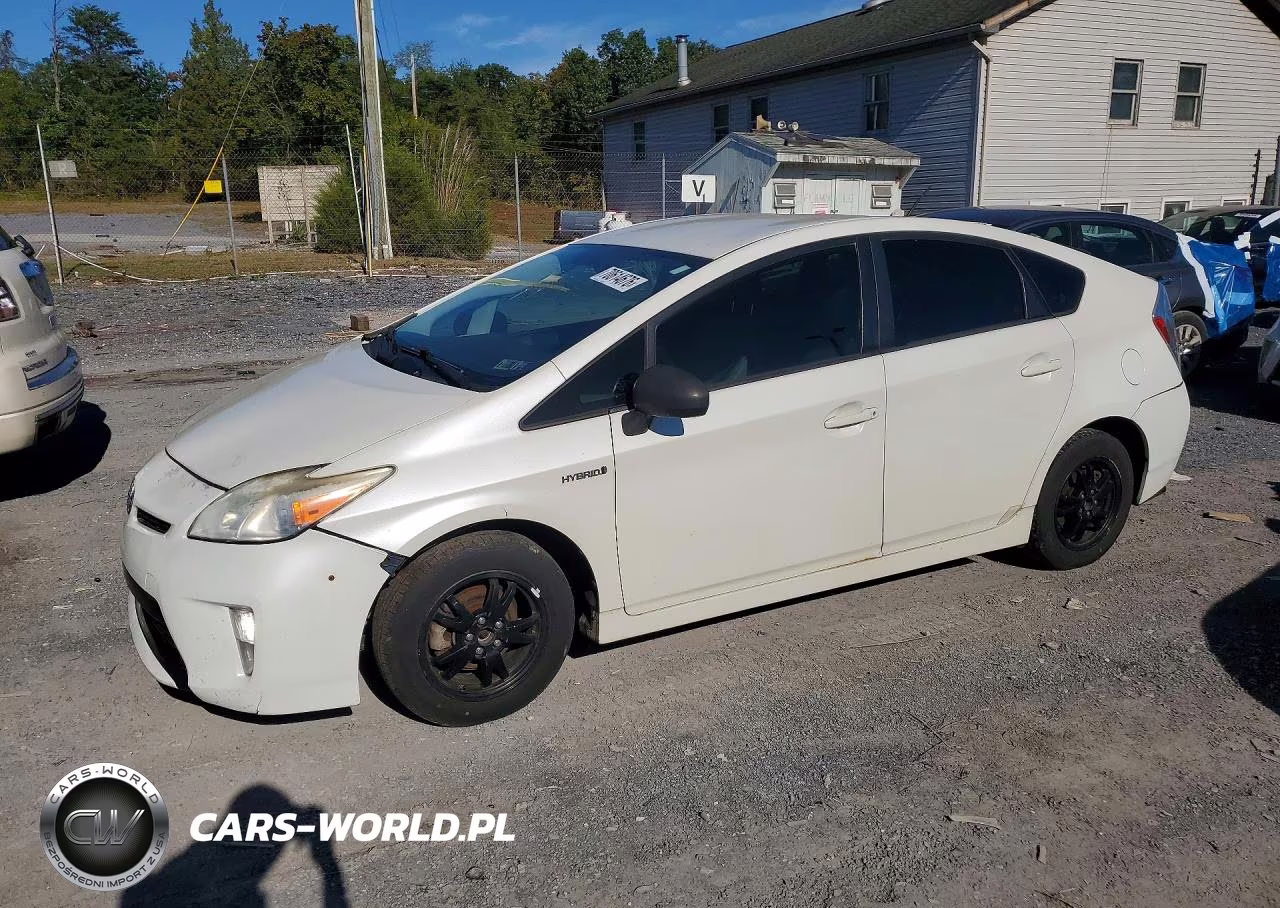 2013 Toyota Prius Two – zdjęcie 1 z 12