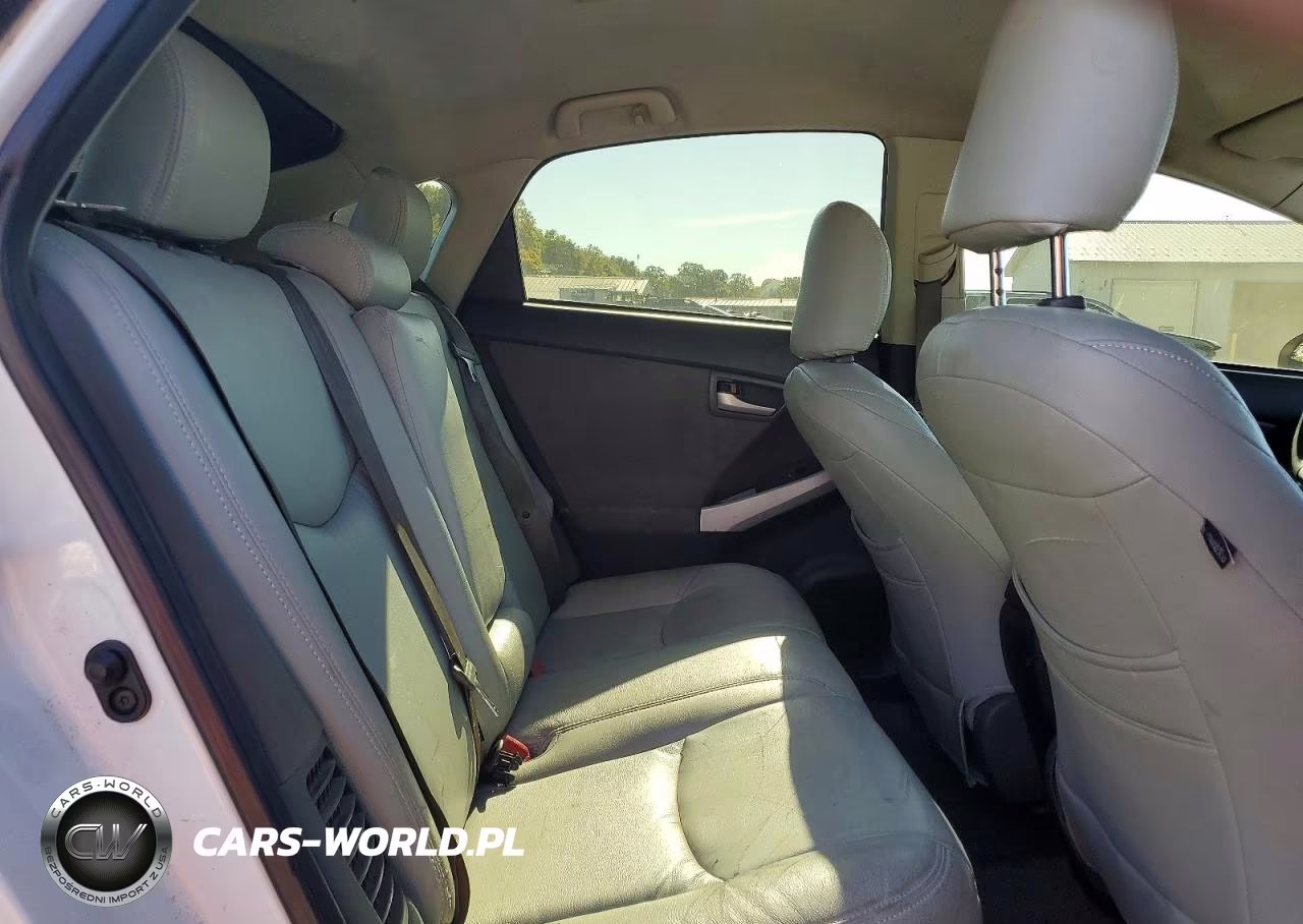 2013 Toyota Prius Two VIN:JTDKN3DU3D5601565 - 10